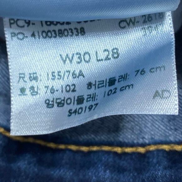 Levi's 721 High Rise Skinny Women's Blue Dark Wash Cropped Denim Jeans Size 30 - Picture 6 of 6